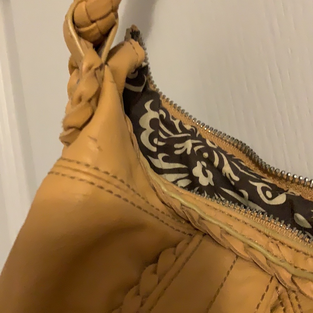 Tan handbag - Picture 5 of 10